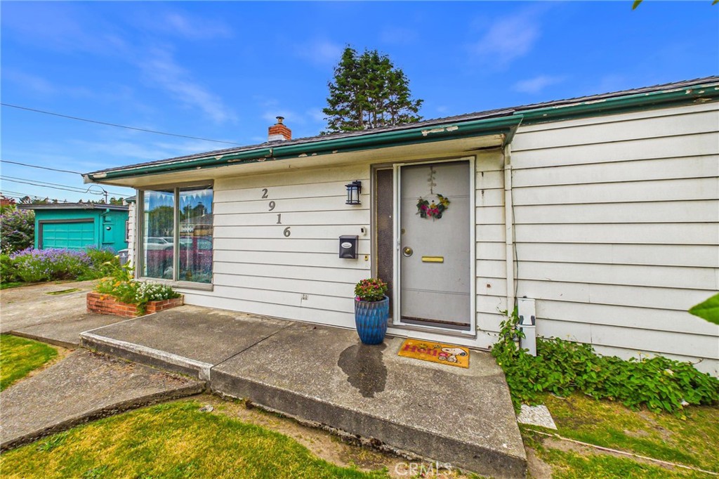 2916 Lowell Property Photo 4