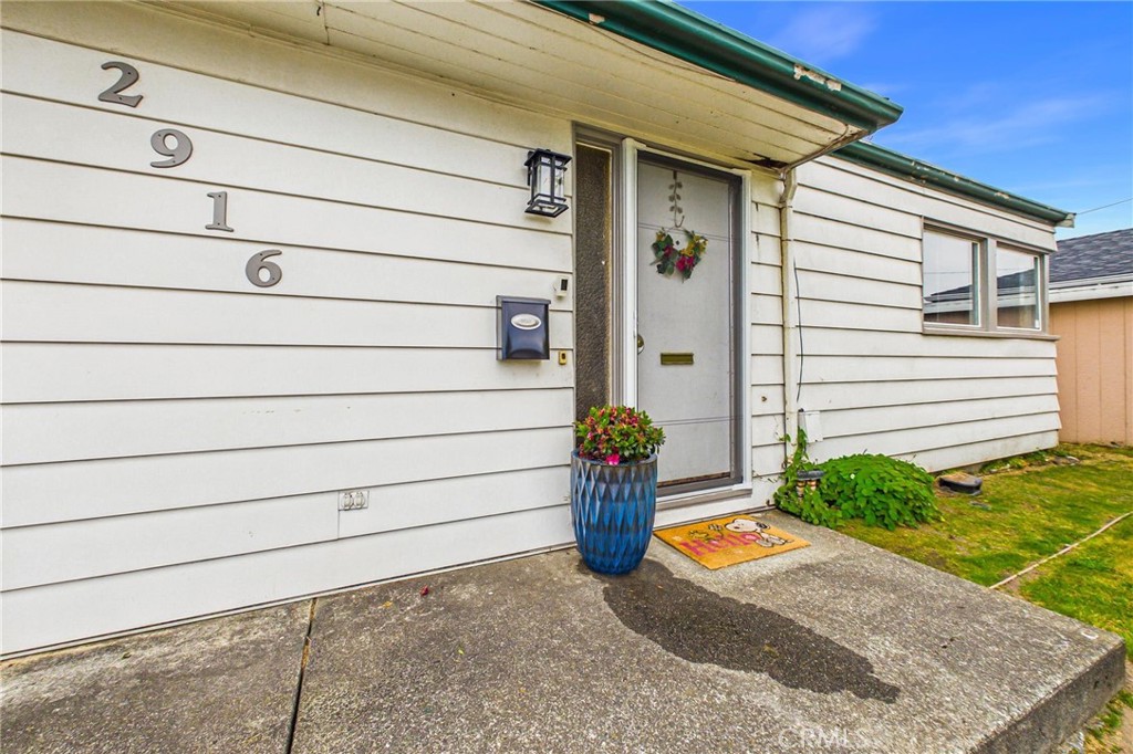 2916 Lowell Property Photo 5