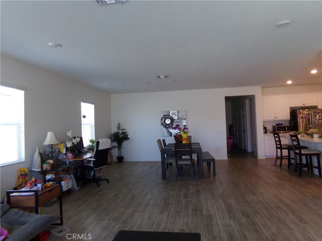 28434 Windy Terrace Property Photo 4