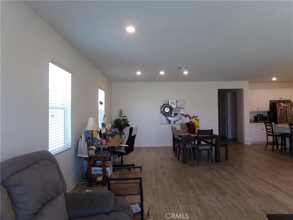 28434 Windy Terrace Property Photo 6