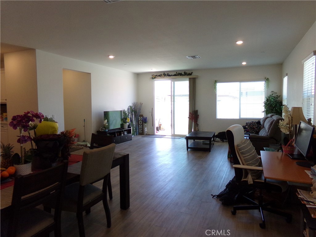 28434 Windy Terrace Property Photo 8