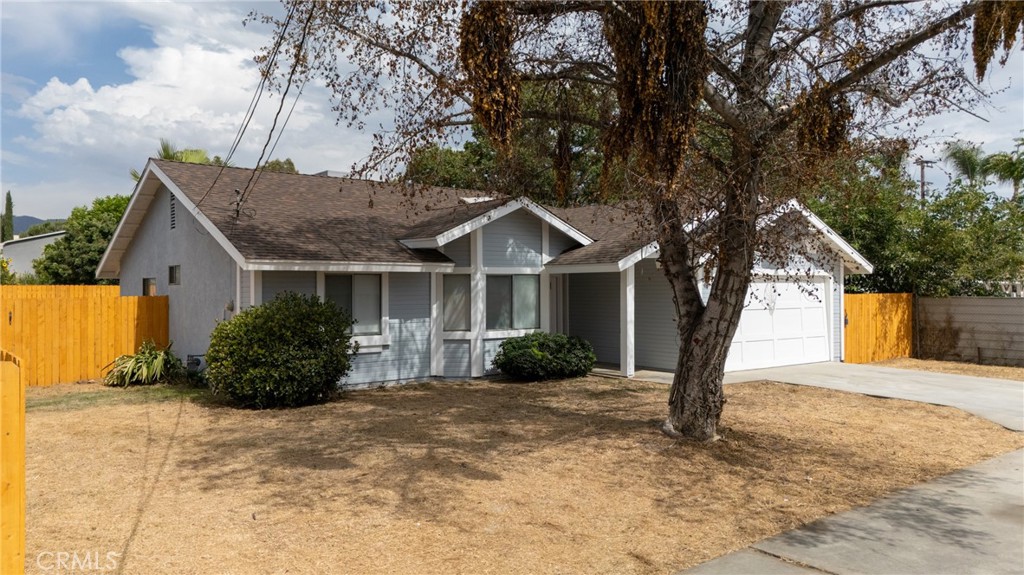 13707 4th Property Photo 2