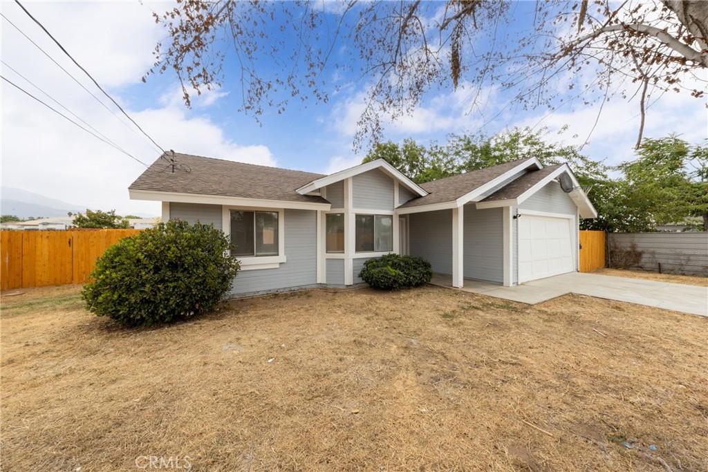 13707 4th Property Photo 4