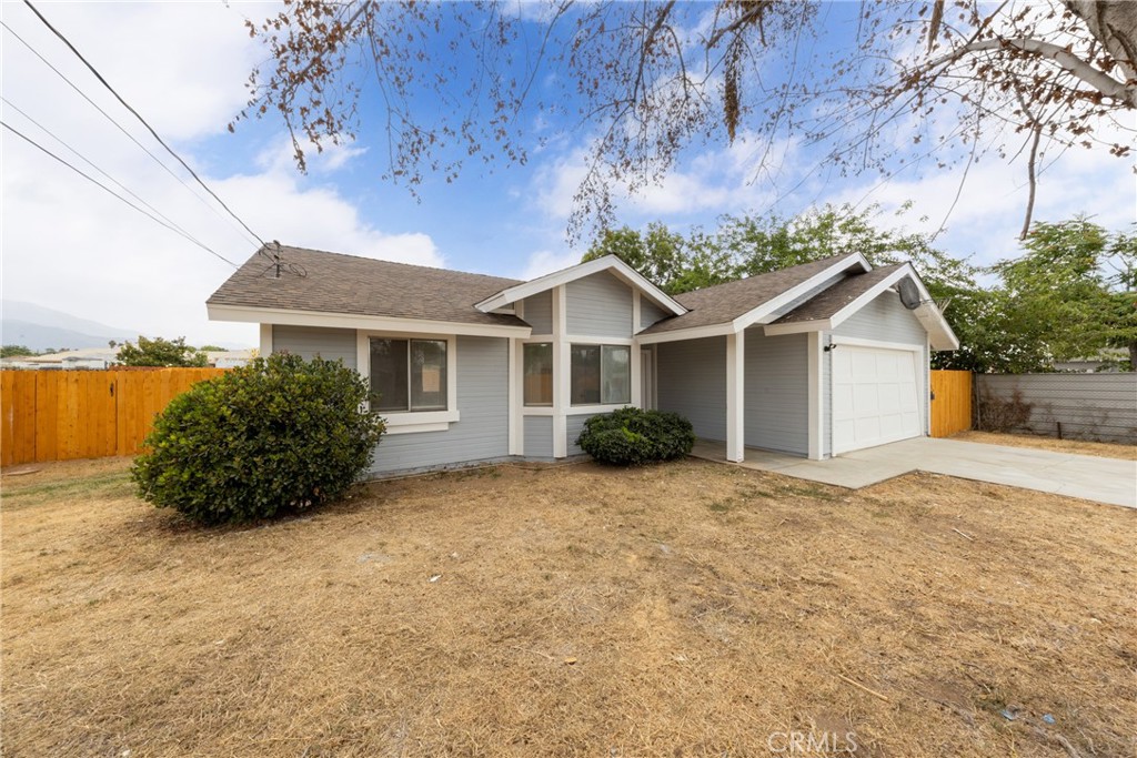 13707 4th Property Photo 4