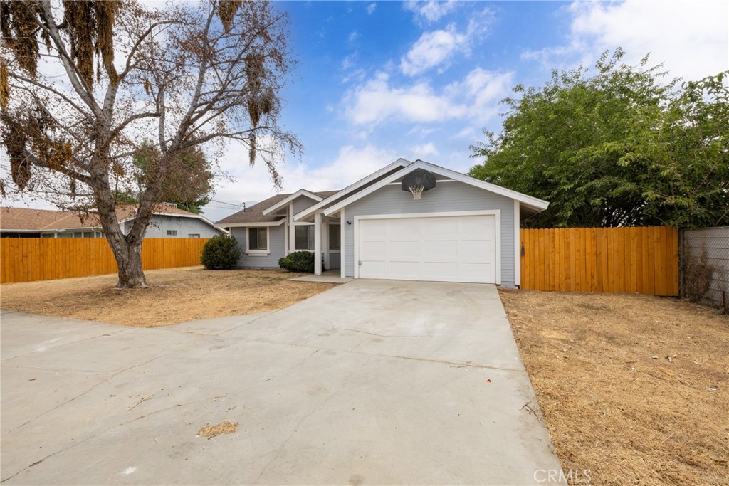13707 4th Property Photo 5