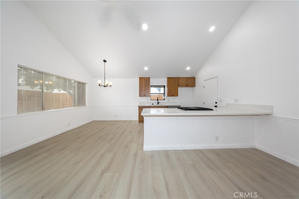 13707 4th Property Photo 10