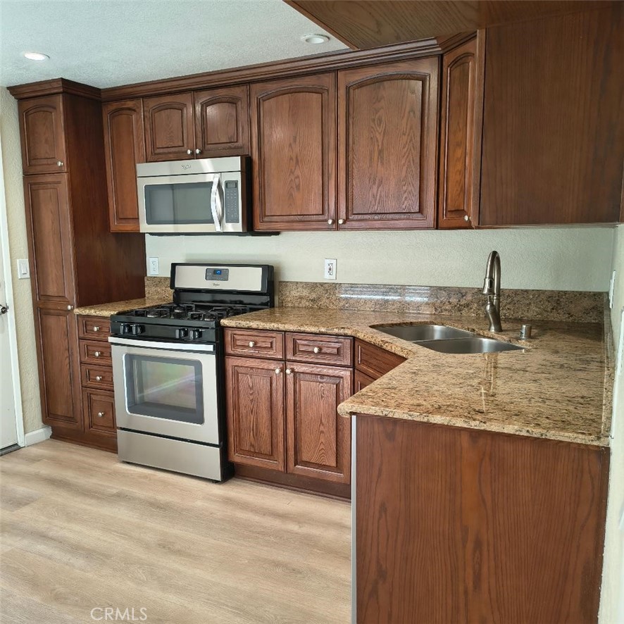 12168 E Mt. Vernon Avenue 22 Property Photo 9