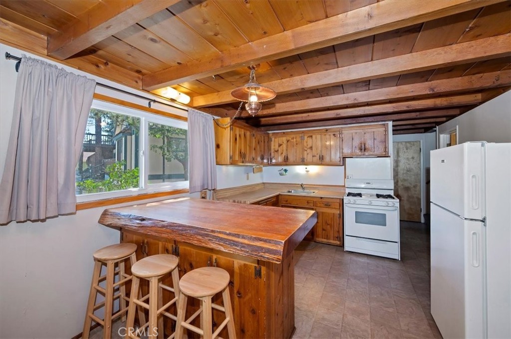 572 Dahlia Property Photo 10
