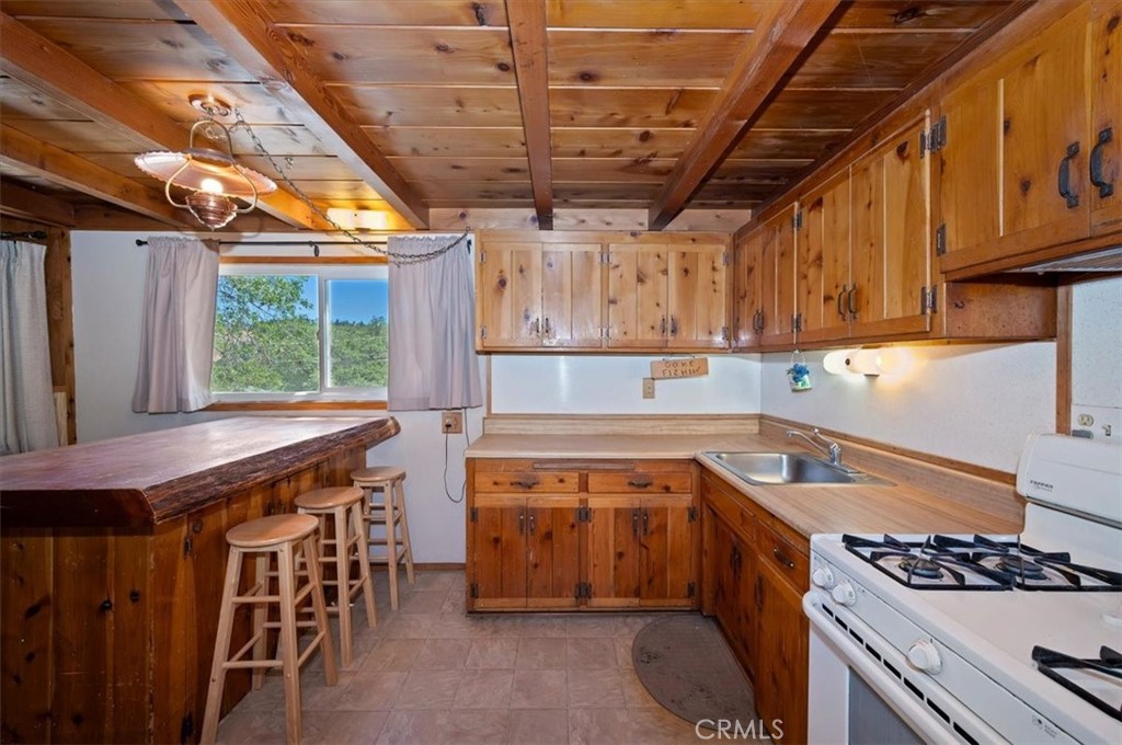 572 Dahlia Property Photo 11