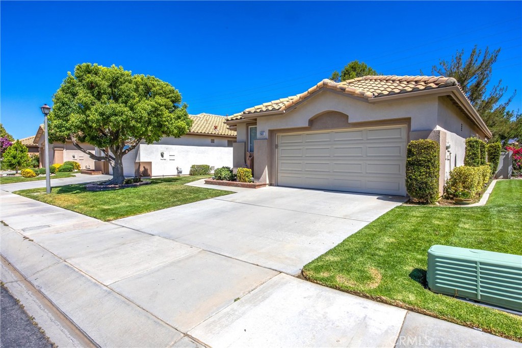 6099 Turnberry Property Photo 4