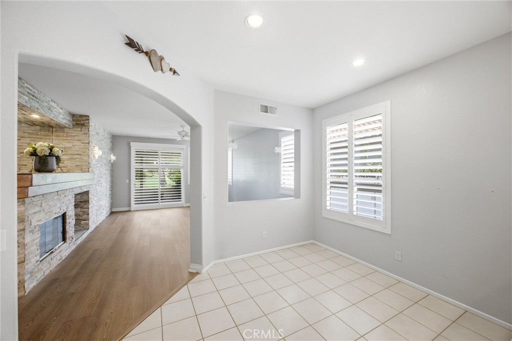 6099 Turnberry Property Photo 18