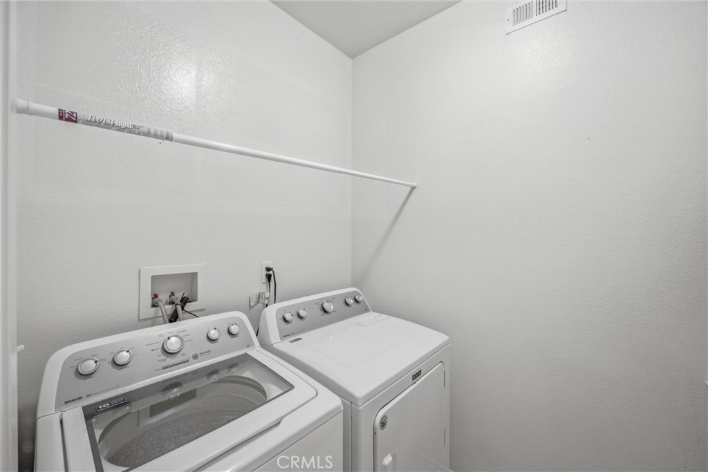 6099 Turnberry Property Photo 32