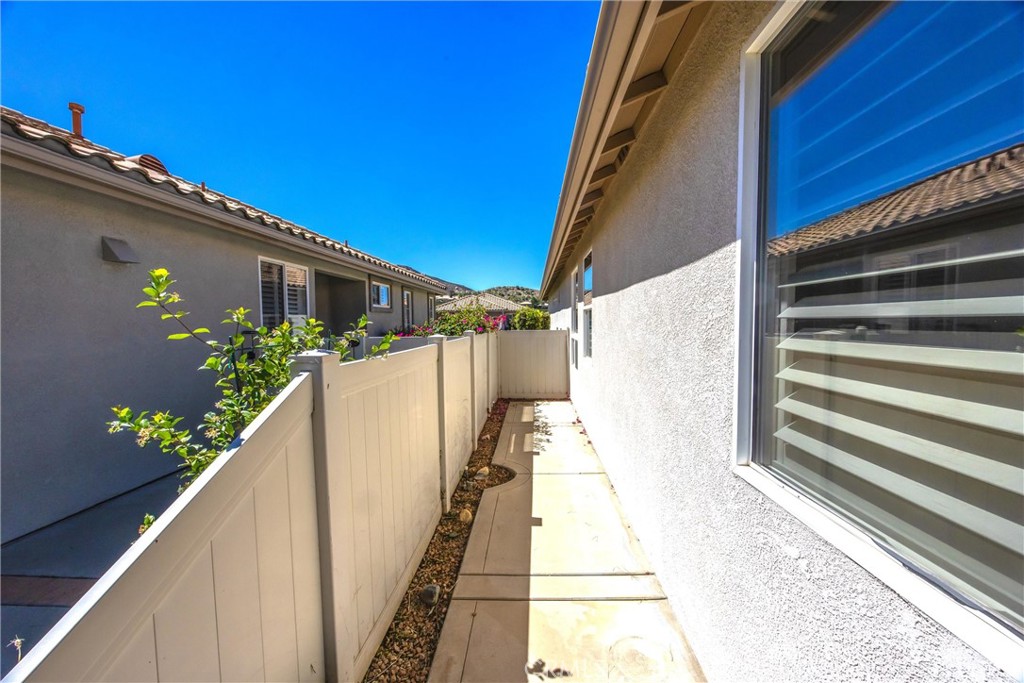 6099 Turnberry Property Photo 49