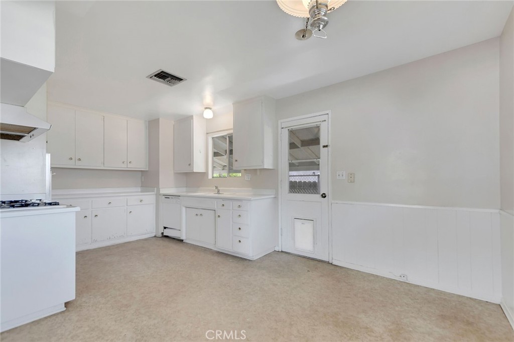 35005 San Carlos Property Photo 10