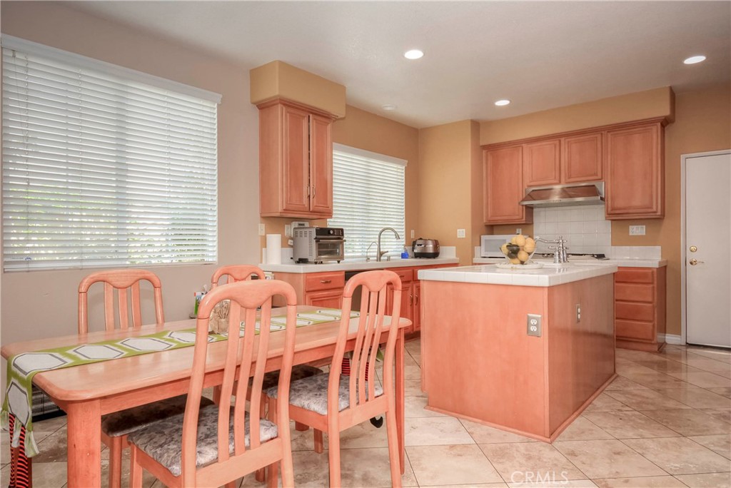 32 Via De La Valle Property Photo 23