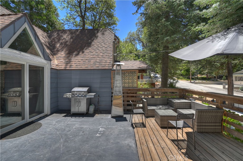 311 Hemlock Property Photo 4