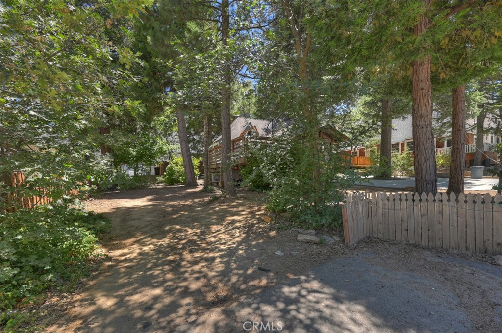 311 Hemlock Property Photo 7