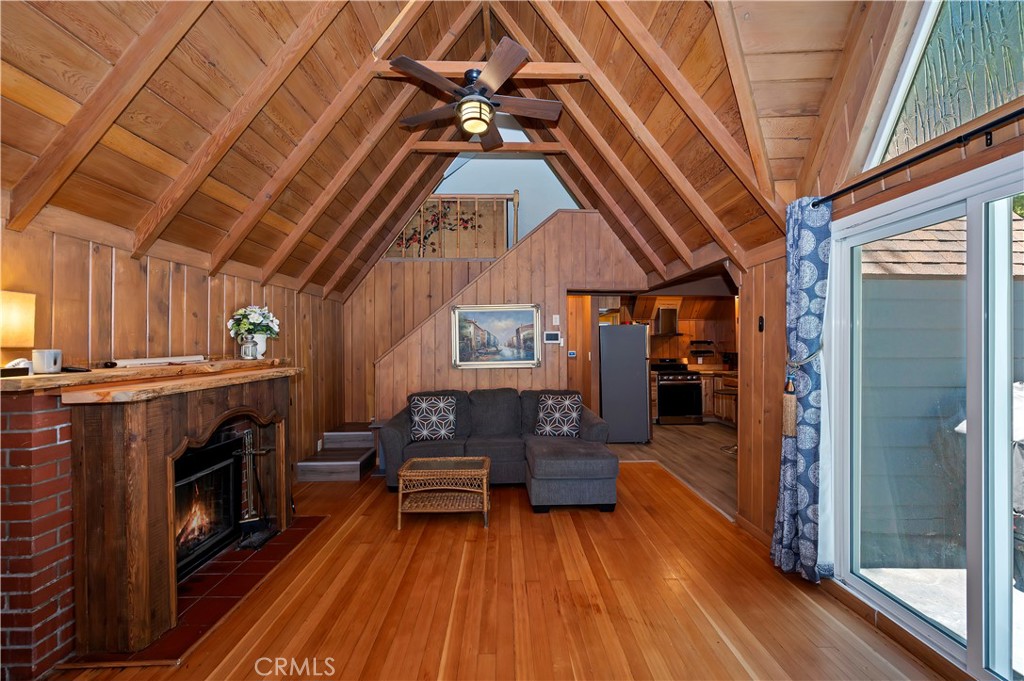 311 Hemlock Property Photo 10