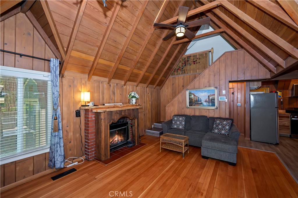 311 Hemlock Property Photo 11