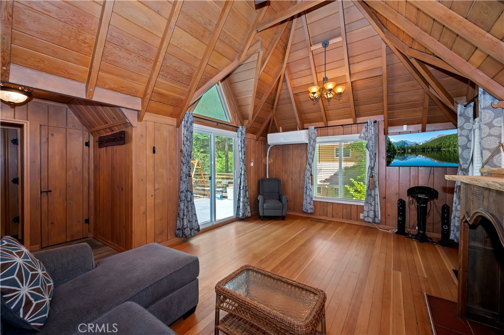 311 Hemlock Property Photo 12