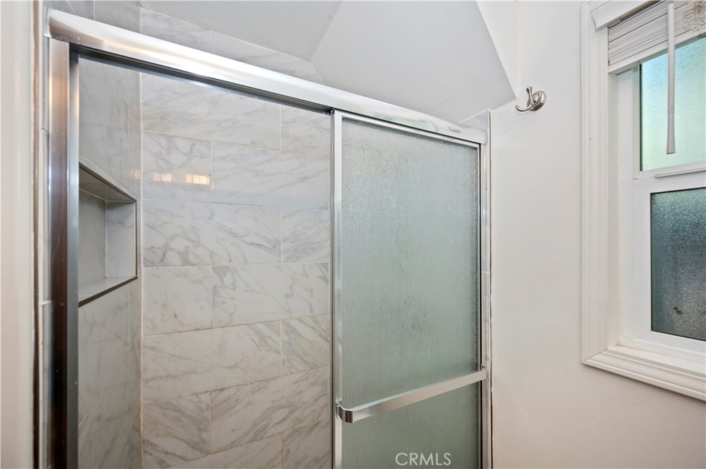 311 Hemlock Property Photo 22