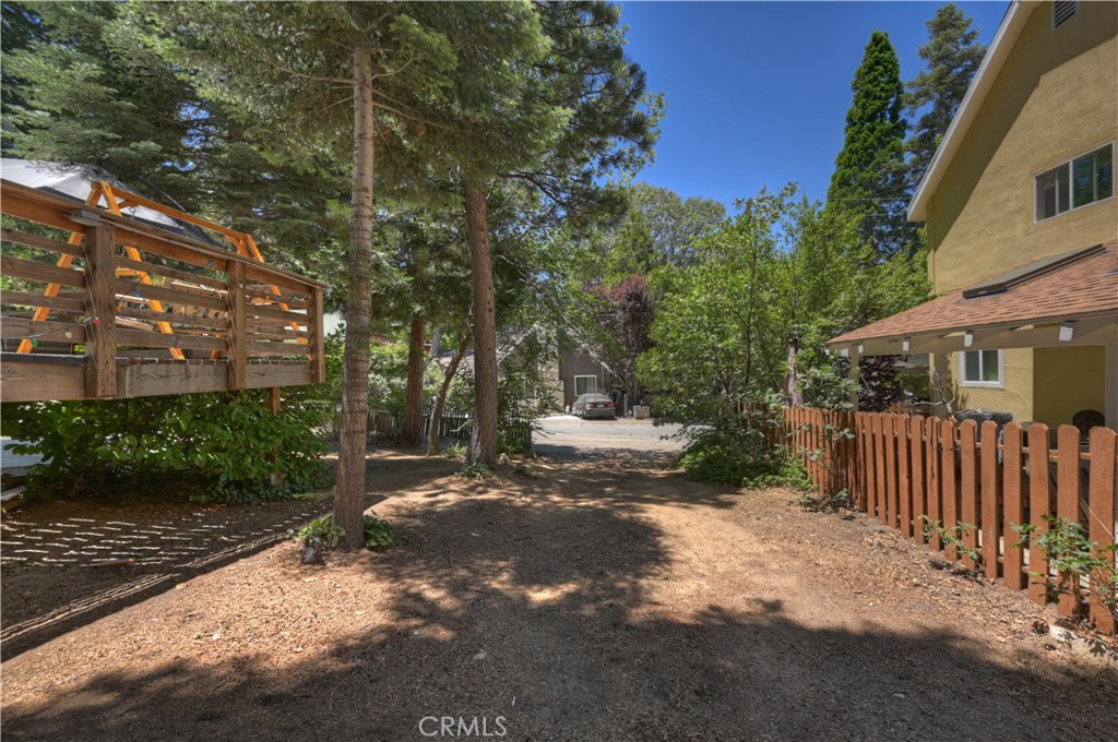 311 Hemlock Property Photo 28