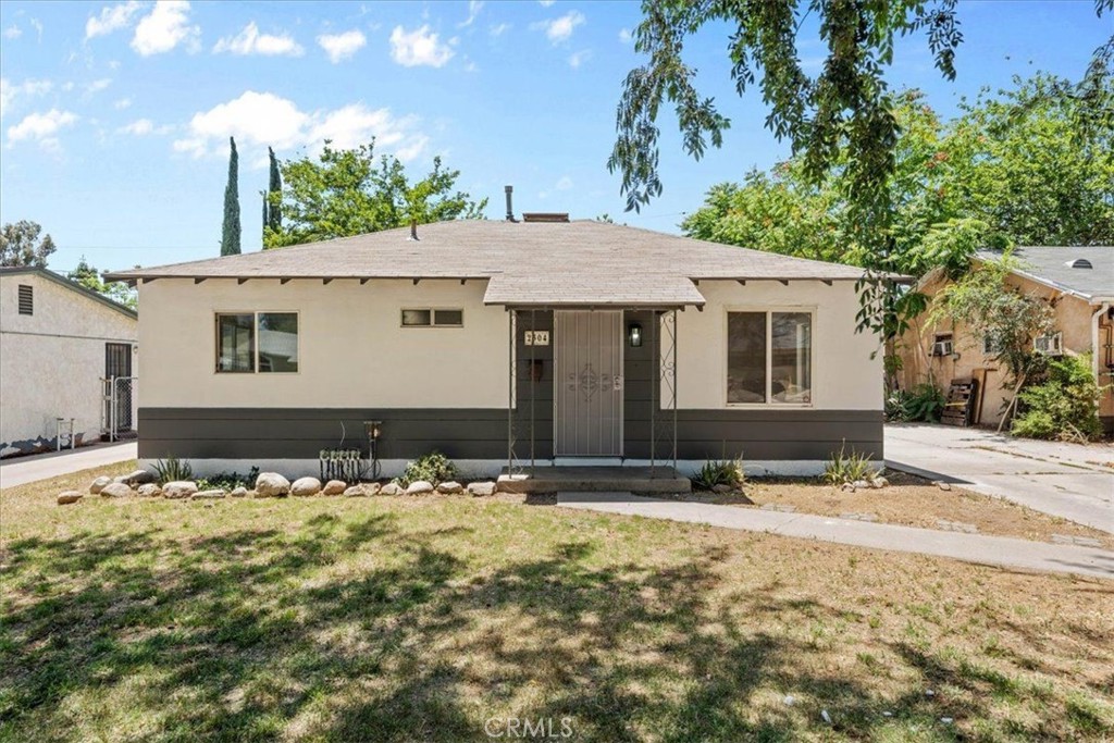 2304 Roxbury Drive Property Photo 1