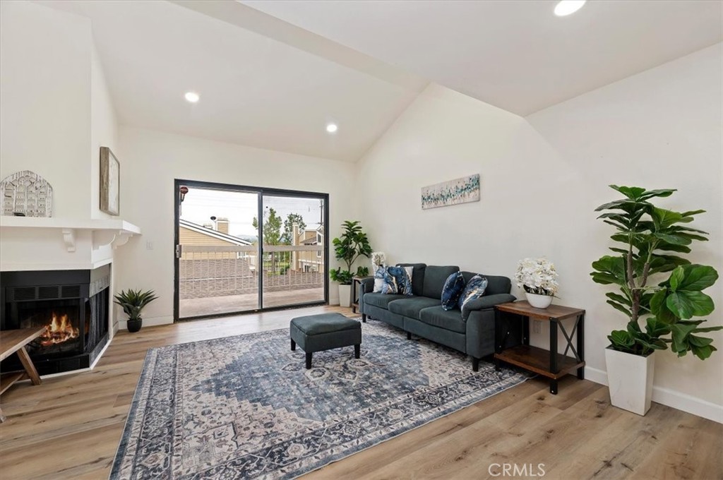 1015 Kent Property Photo 3