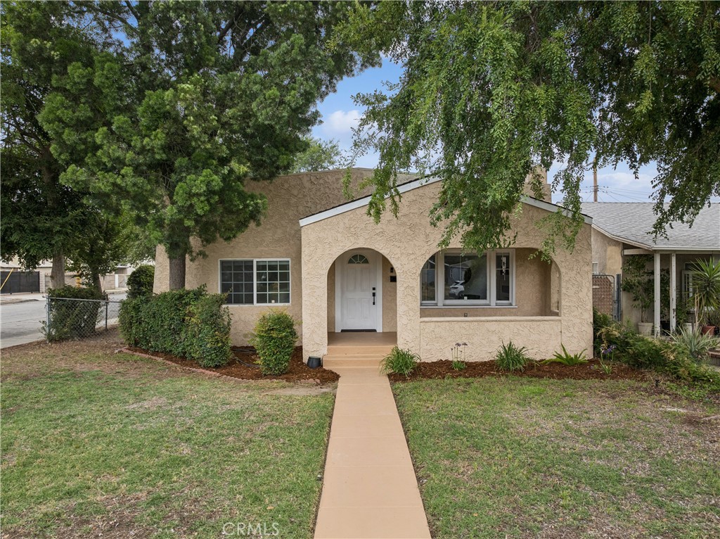 2895 N Sierra Way Property Photo 6