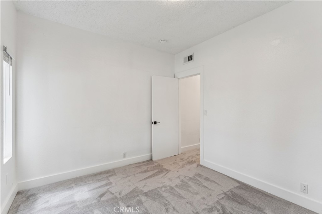 2895 N Sierra Way Property Photo 23