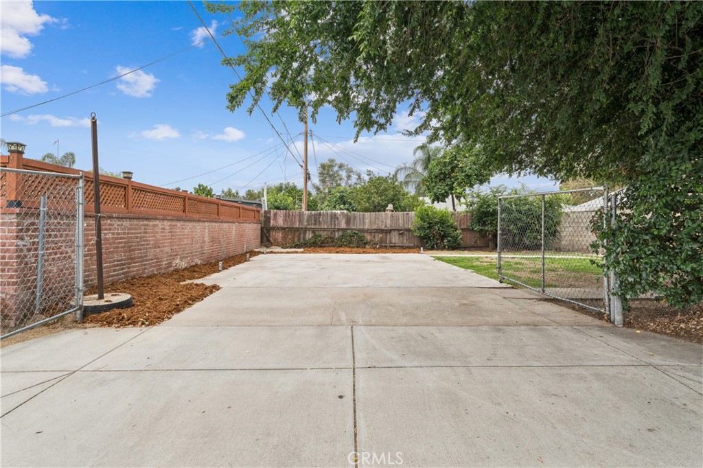 2895 N Sierra Way Property Photo 33