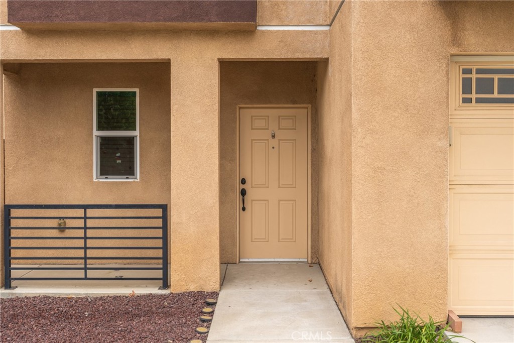 2055 N Colony Property Photo 5