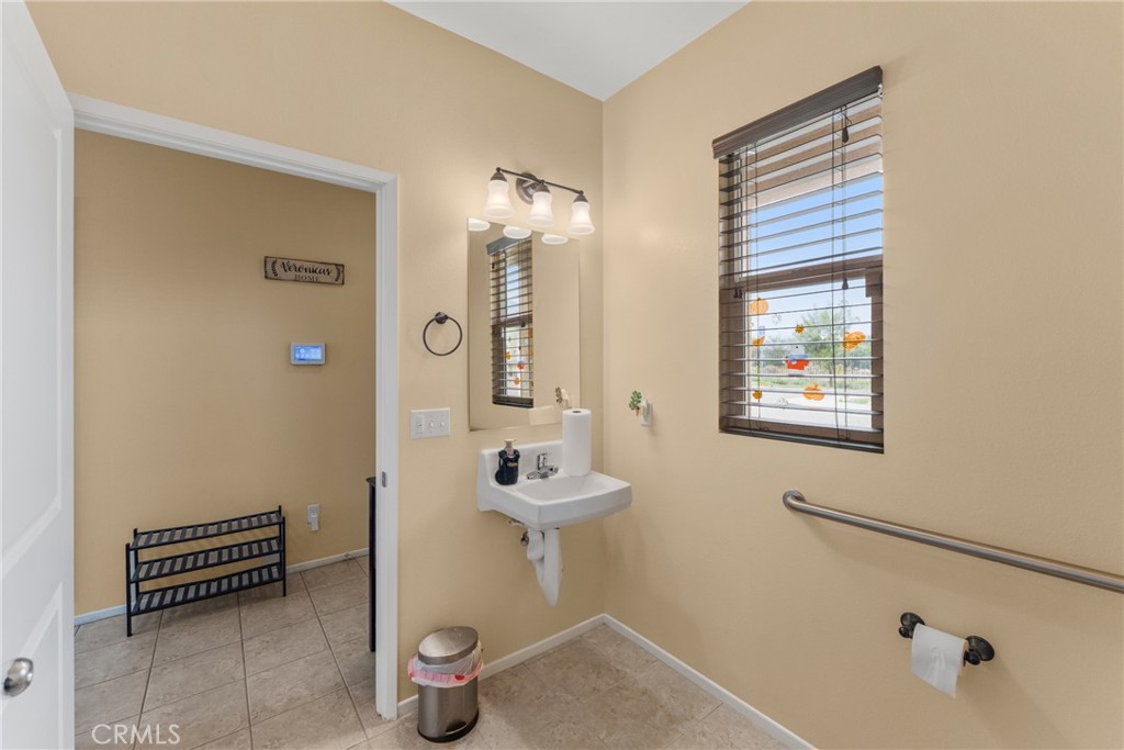2055 N Colony Property Photo 14
