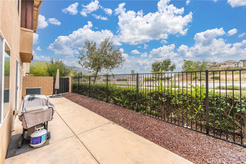 2055 N Colony Property Photo 35