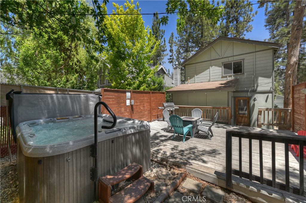 218 E Barker Boulevard Property Photo 4
