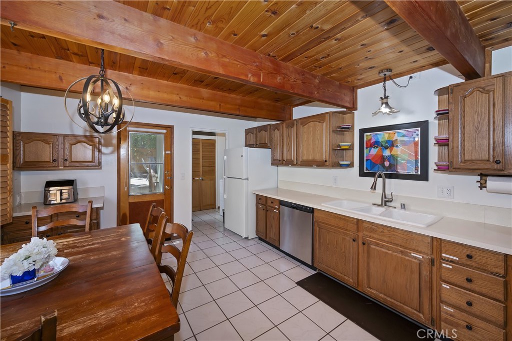 218 E Barker Boulevard Property Photo 19