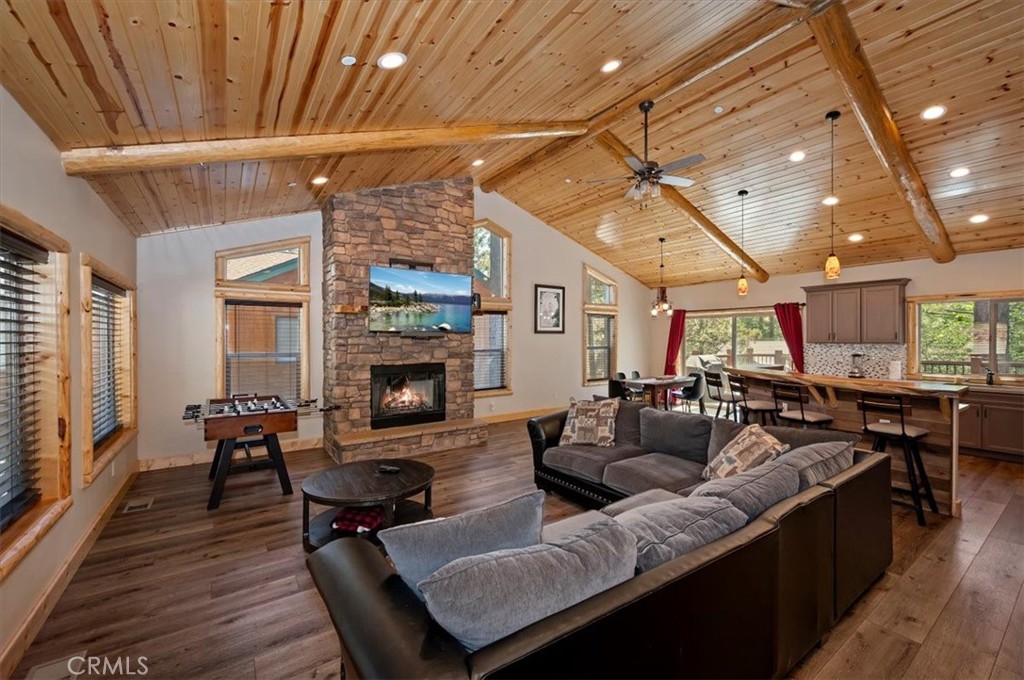 374 Northern Cross Property Photo 5