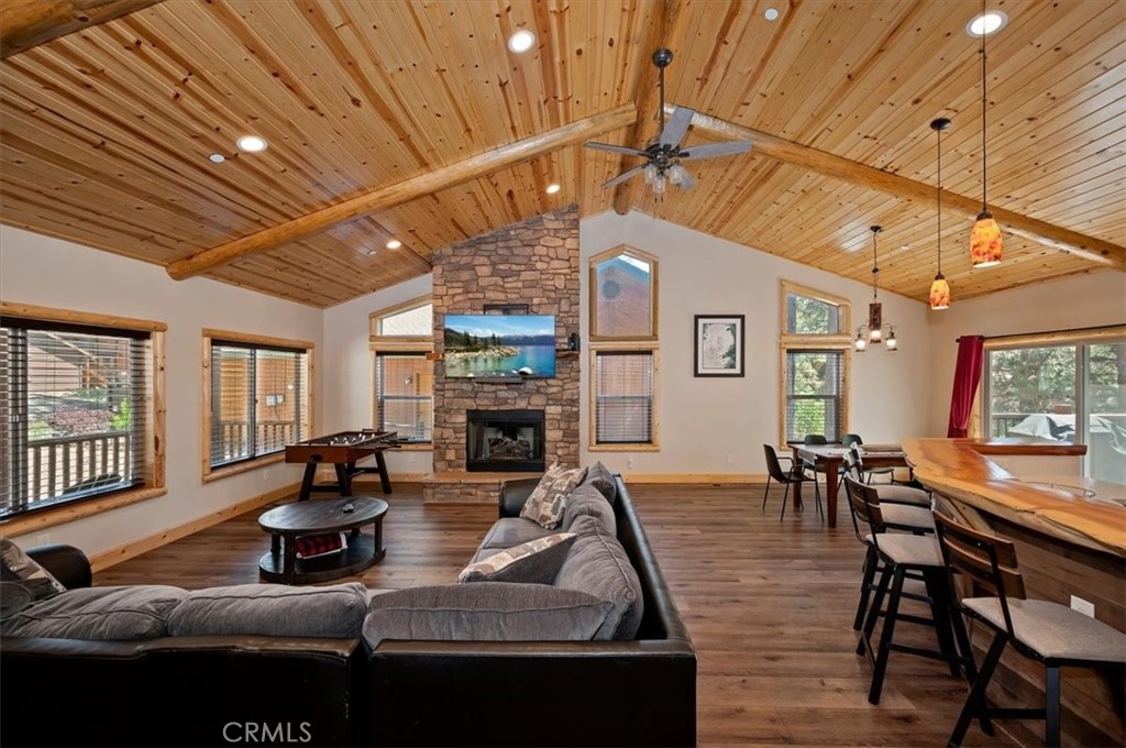 374 Northern Cross Property Photo 6