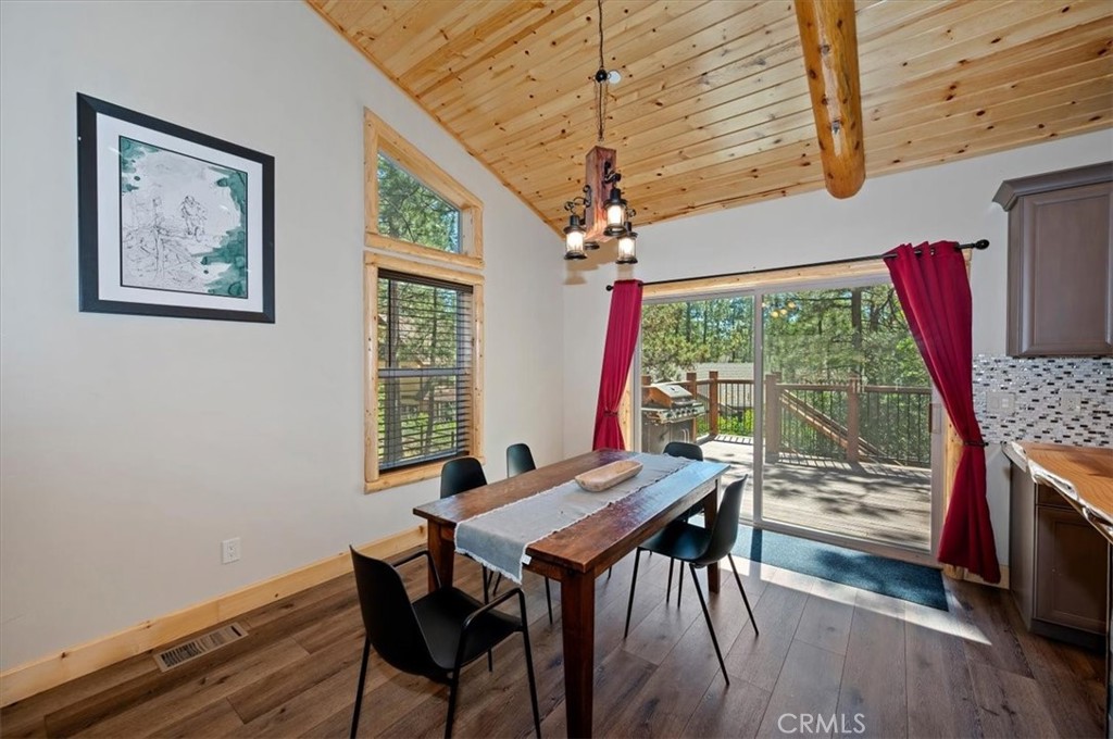 374 Northern Cross Property Photo 11