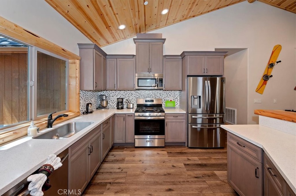 374 Northern Cross Property Photo 13