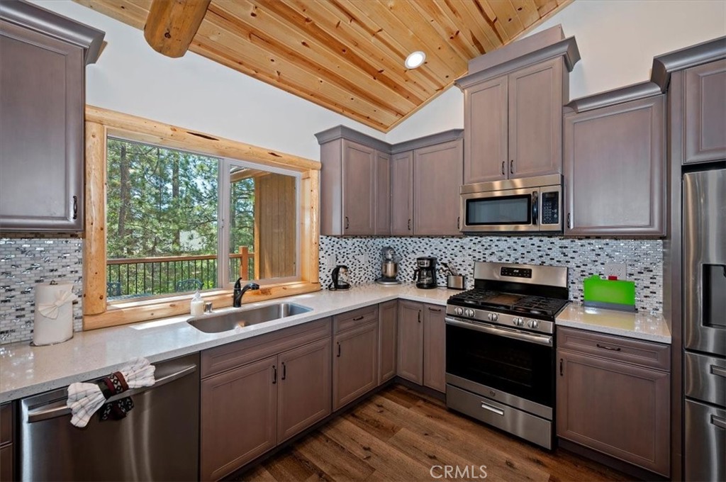 374 Northern Cross Property Photo 15