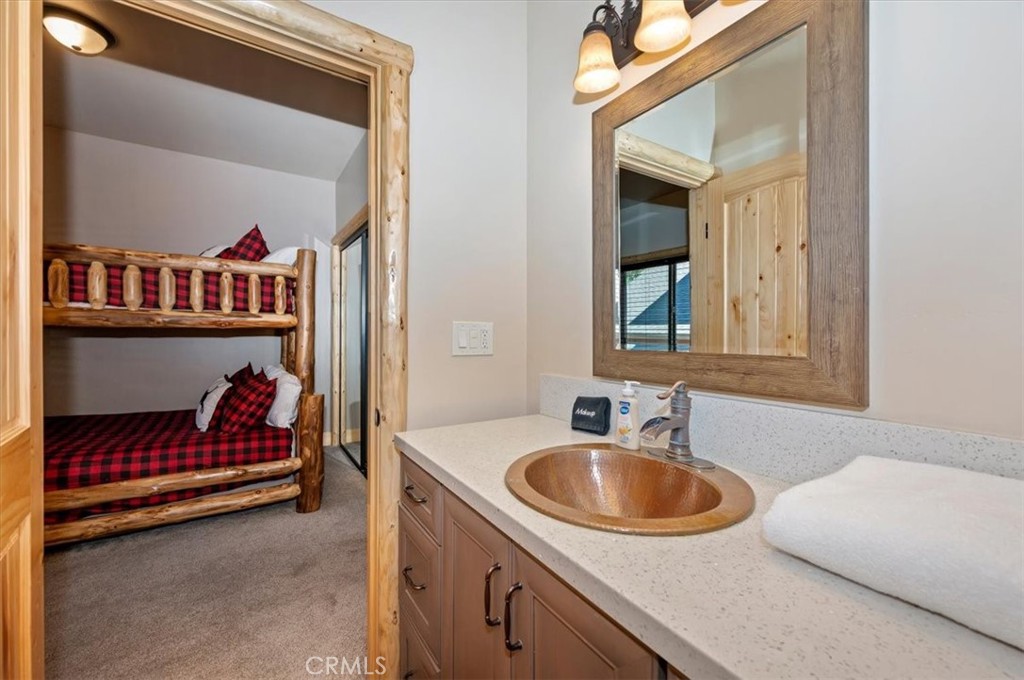 374 Northern Cross Property Photo 26