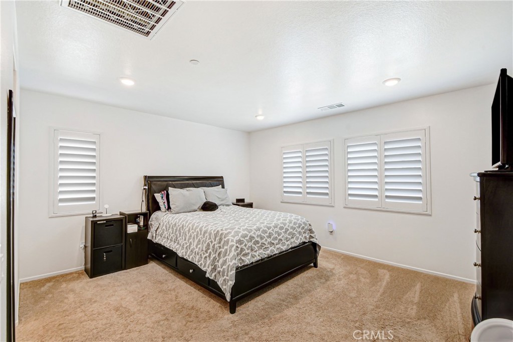 584 Directo Property Photo 10