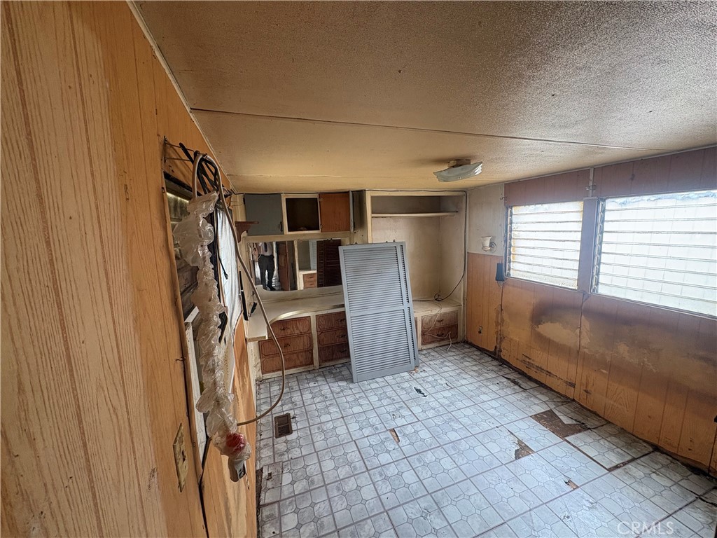 2260 W Rialto Ave #6 Property Photo 8