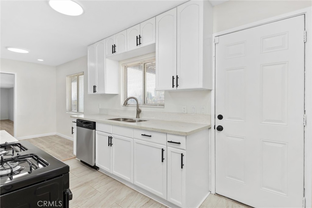 15944 Wintun Road Property Photo 13