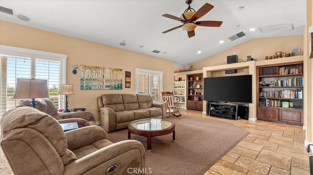10271 Clover Property Photo 3