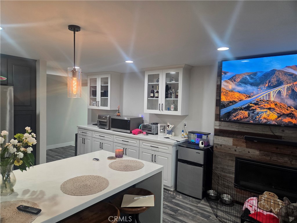 3842 Hillside Property Photo 2