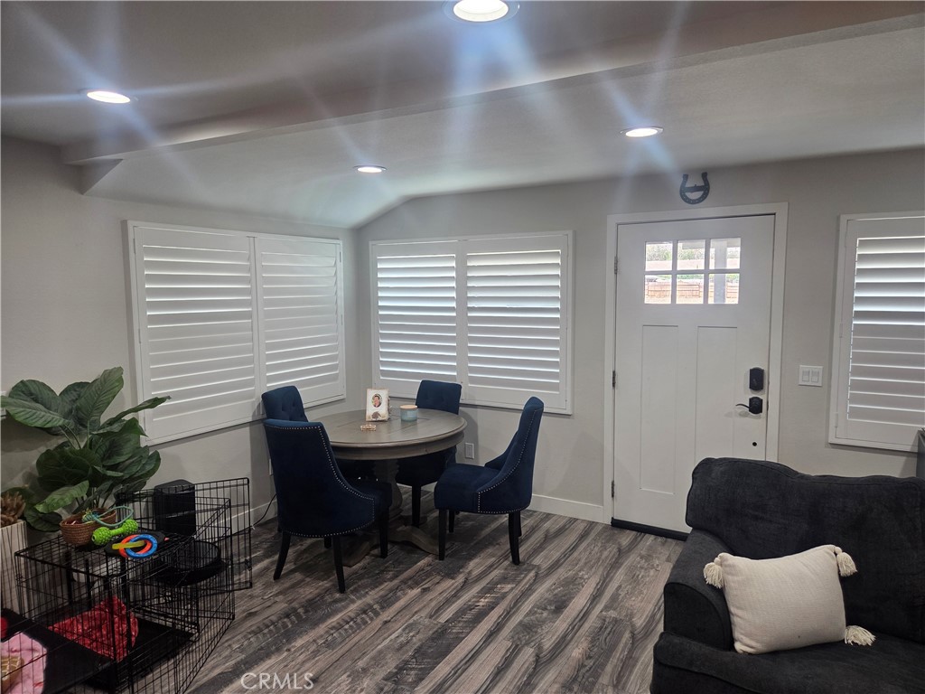 3842 Hillside Property Photo 4