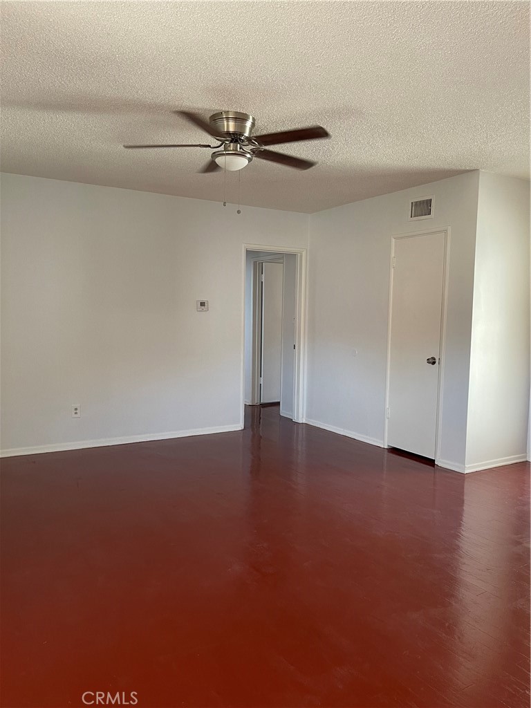 25437 Edgemont Property Photo 2