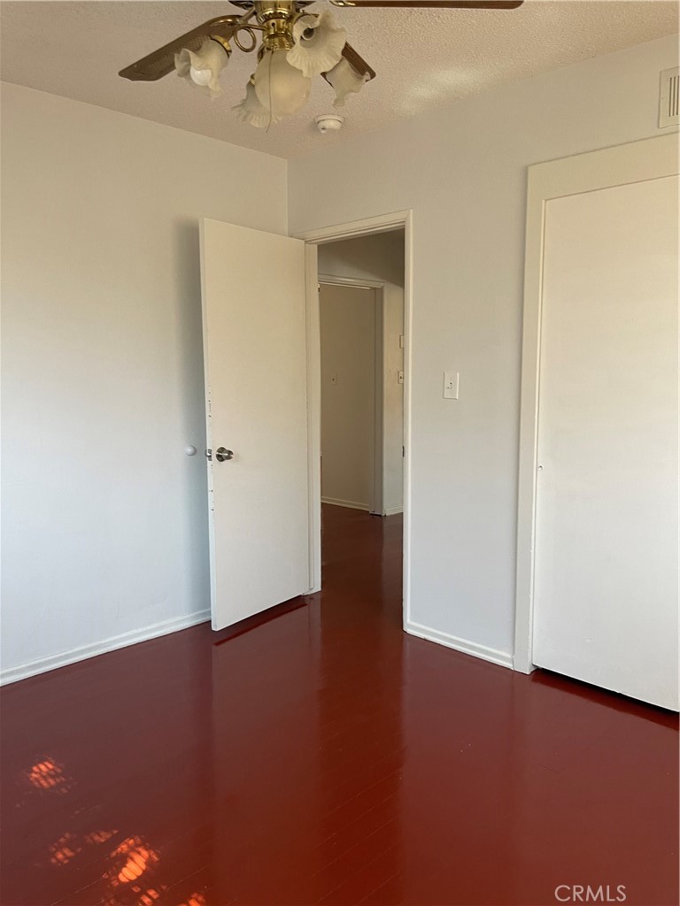 25437 Edgemont Property Photo 3